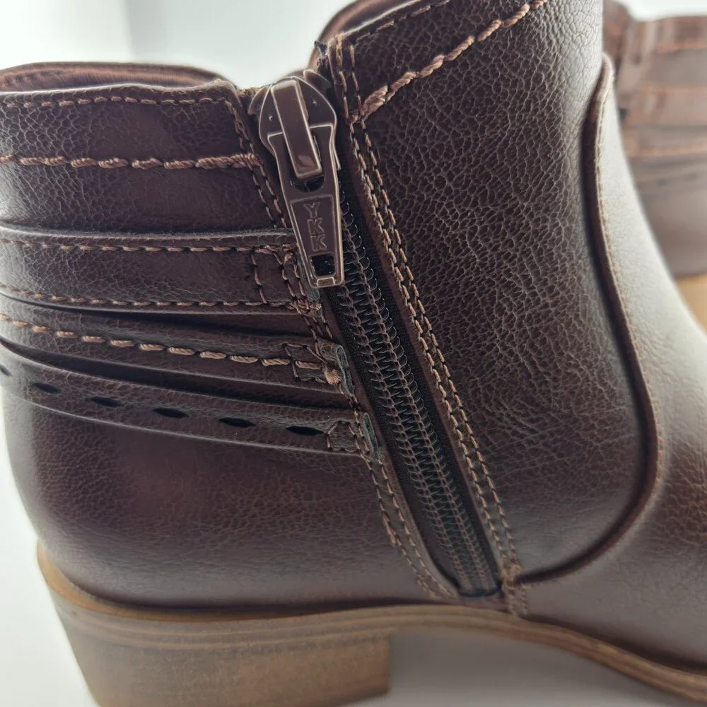 BareTraps Medley Brown Ankle Boots Women’s Size 6.5M Side Zip Booties